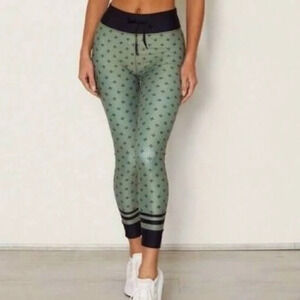 Sarah's Day x White Fox Active Leggings in Olive Green & Black - Size Medium